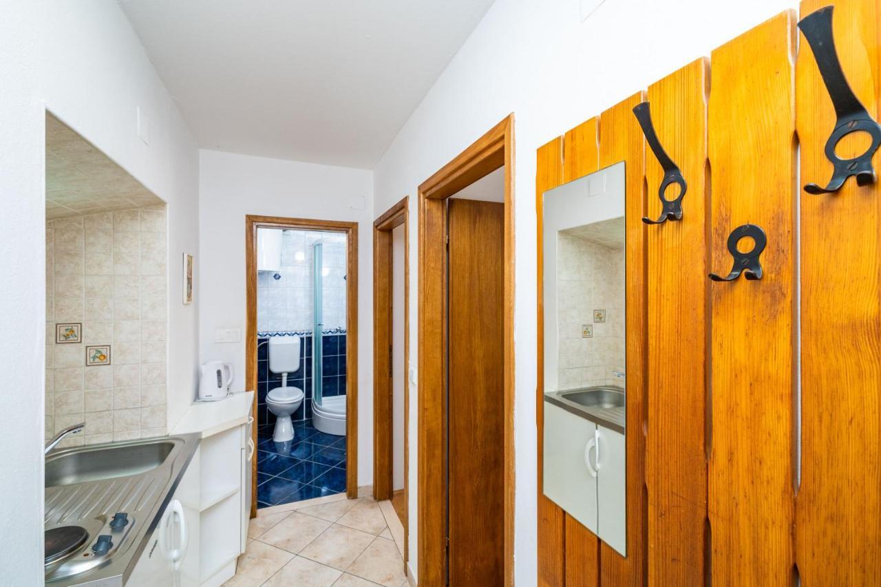 Central Apartment With Terrace Dubrovnik Exterior photo