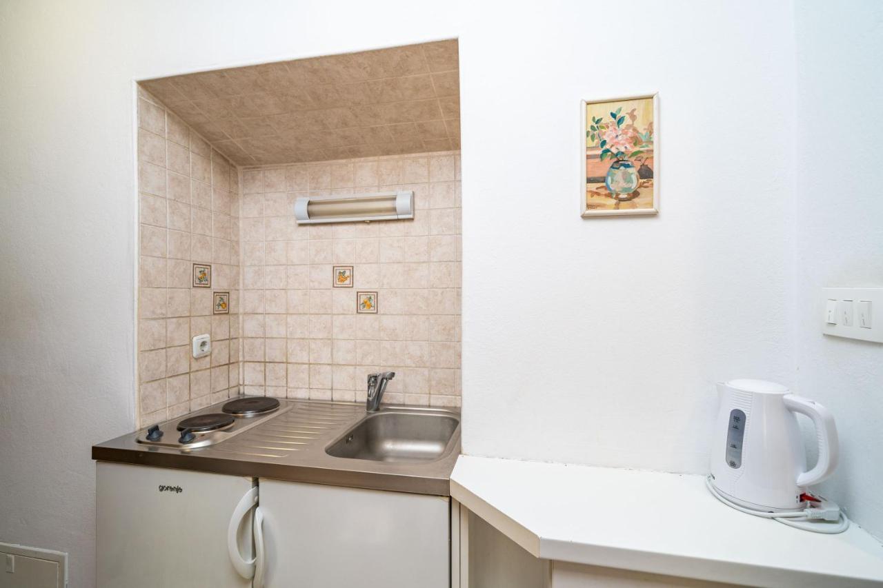 Central Apartment With Terrace Dubrovnik Exterior photo