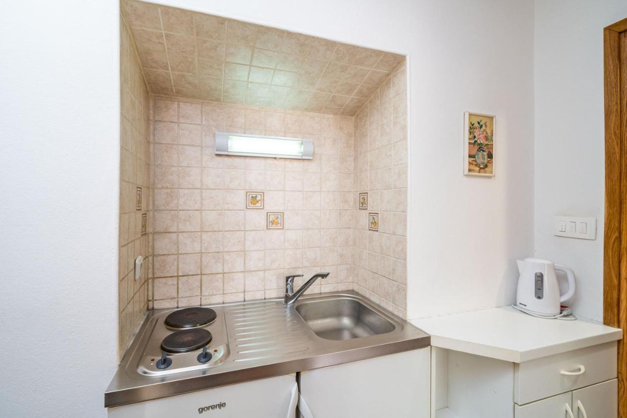 Central Apartment With Terrace Dubrovnik Exterior photo